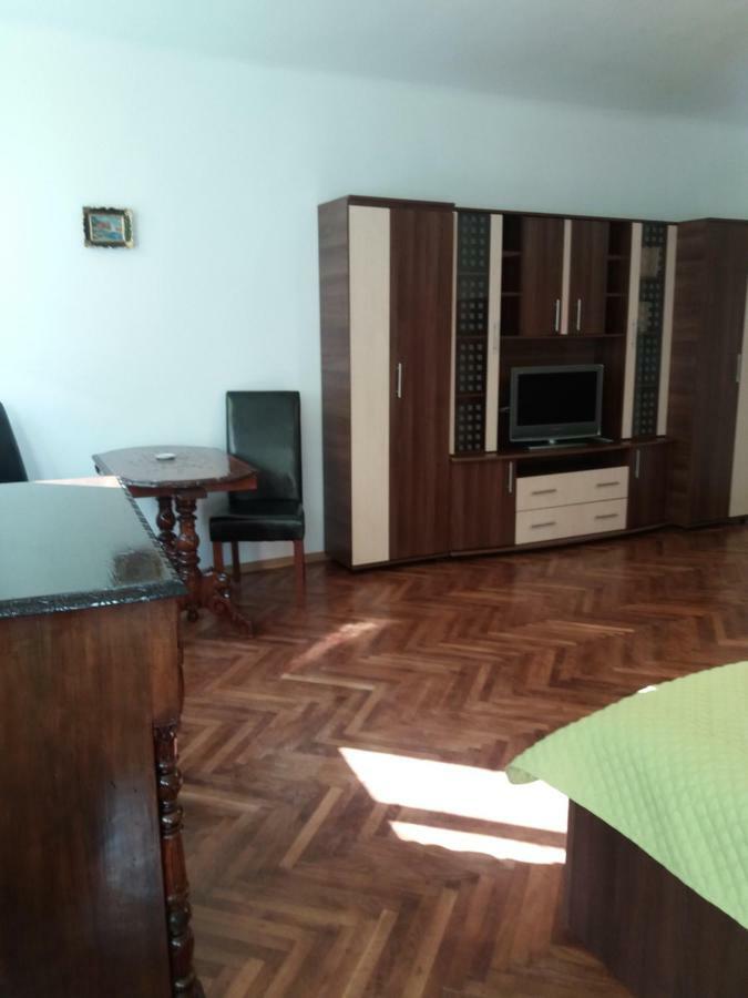 Charming Downtown Studio Μπρασόβ Εξωτερικό φωτογραφία